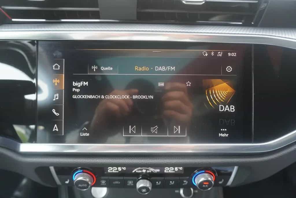 Audi Q3 40 2.0 TFSI S-Line LED Navi Panorama Kamera 01/2019-photo-16