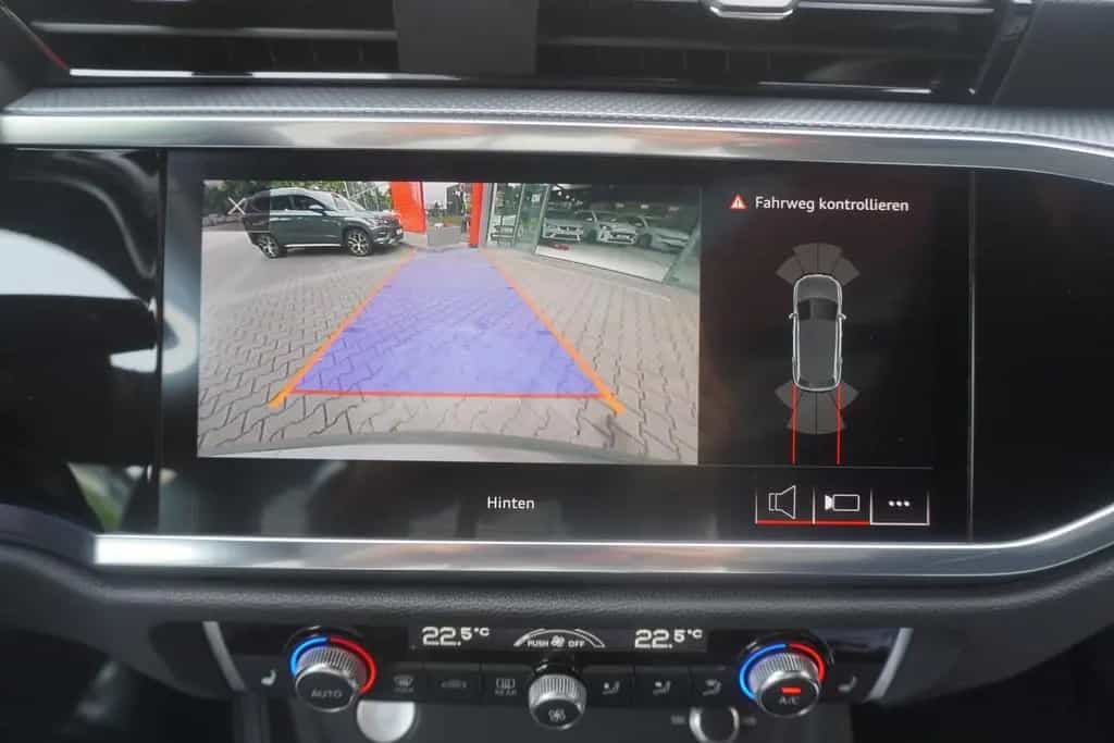 Audi Q3 40 2.0 TFSI S-Line LED Navi Panorama Kamera 01/2019-photo-17