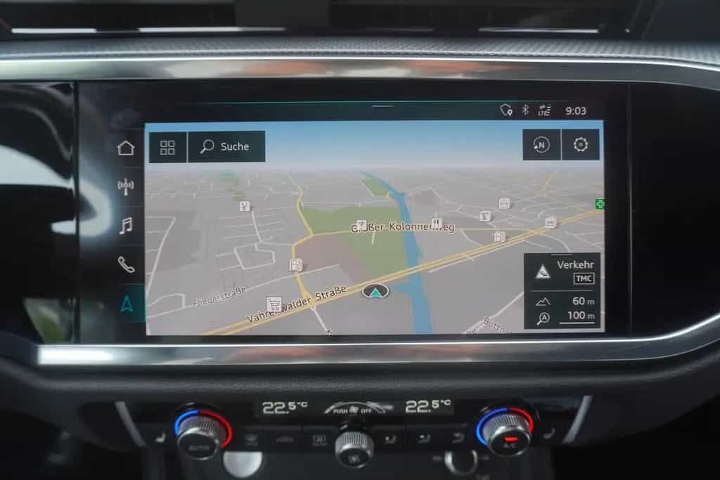 Audi Q3 40 2.0 TFSI S-Line LED Navi Panorama Kamera 01/2019-photo-19