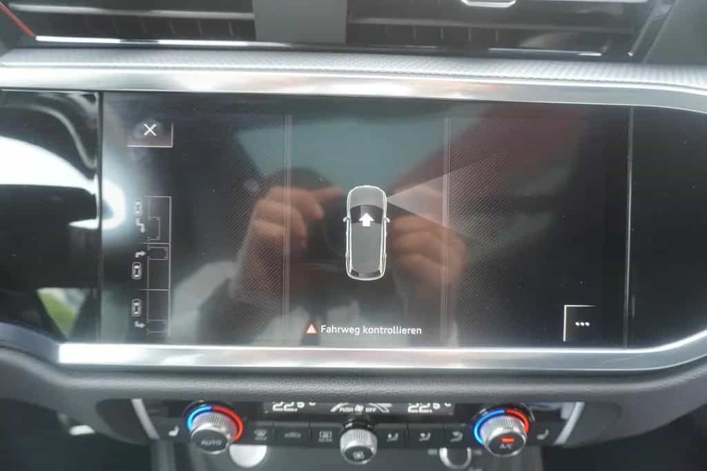 Audi Q3 40 2.0 TFSI S-Line LED Navi Panorama Kamera 01/2019-photo-21