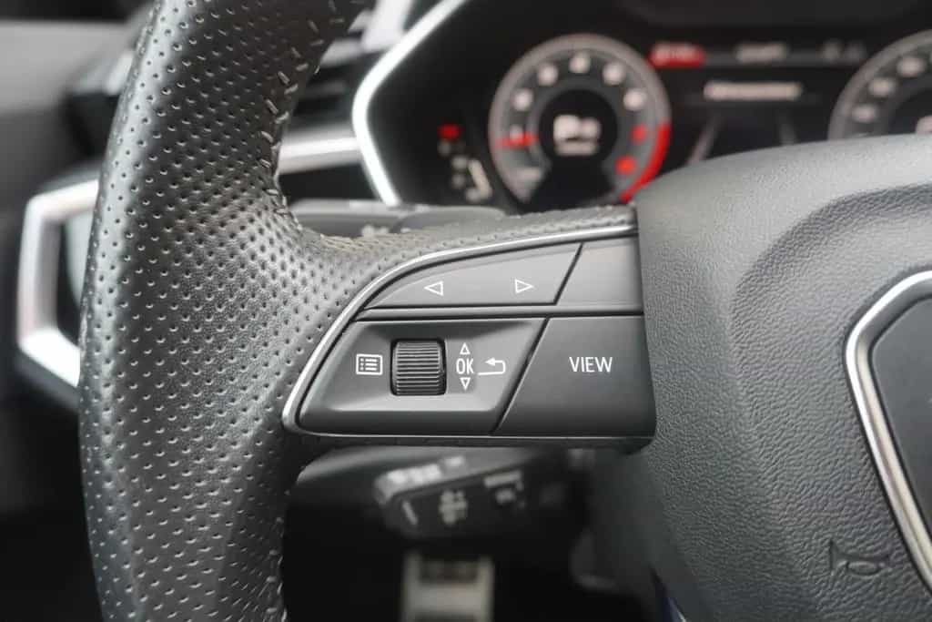 Audi Q3 40 2.0 TFSI S-Line LED Navi Panorama Kamera 01/2019-photo-25