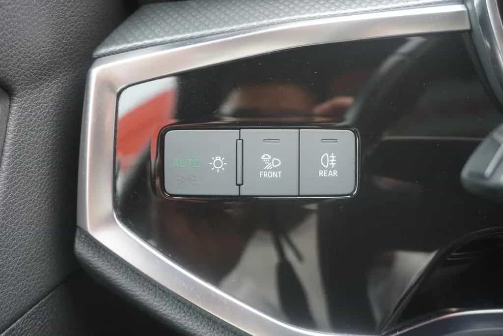 Audi Q3 40 2.0 TFSI S-Line LED Navi Panorama Kamera 01/2019-photo-28