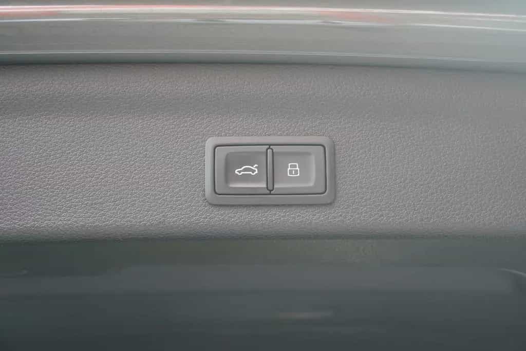 Audi Q3 40 2.0 TFSI S-Line LED Navi Panorama Kamera 01/2019-photo-31