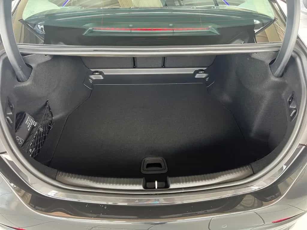 Mercedes-Benz C 200 4M Avantgarde ADV.+ Kamera Memory LED 05/2025-photo-11