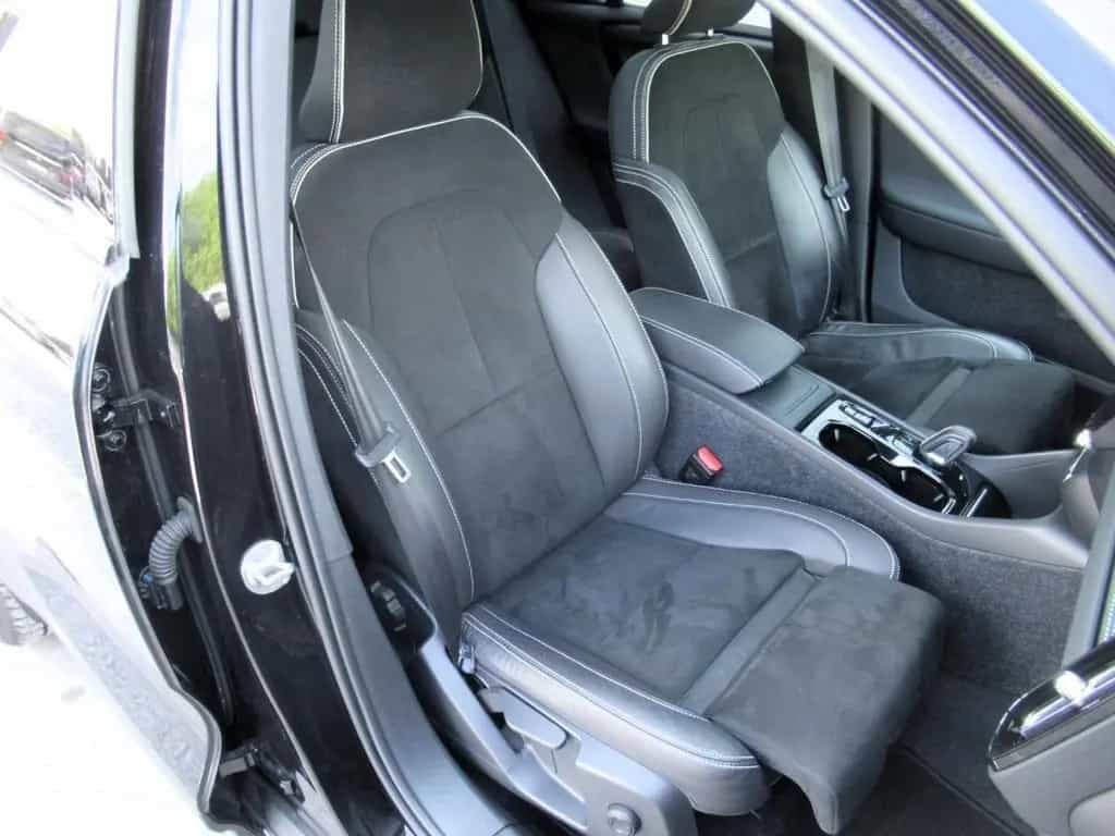 Volvo XC40 1.5 T3 Aut. R-Design / € 20.500 netto / Pan 03/2022-photo-11