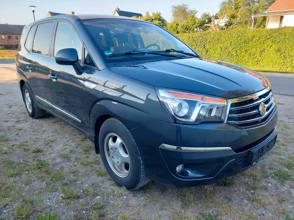 Ssangyong Rodius 2WD 02/2015-photo-1