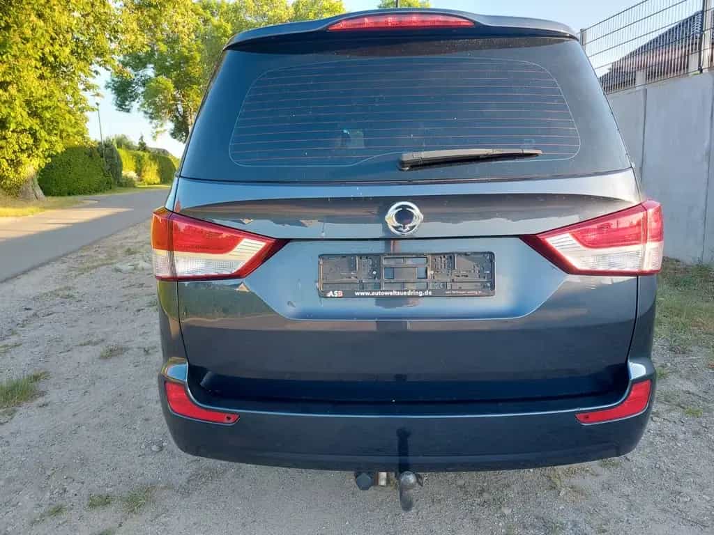 Ssangyong Rodius 2WD 02/2015-photo-11