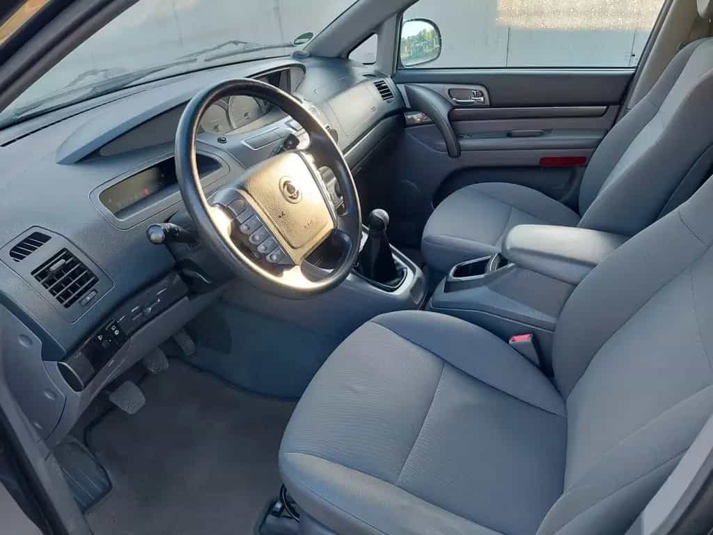 Ssangyong Rodius 2WD 02/2015-photo-4