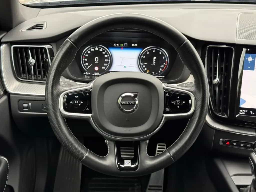 Volvo XC60 T5 R Design/LED/KAM/H&K/VIRTUAL/21Zoll/ 07/2018-photo-19