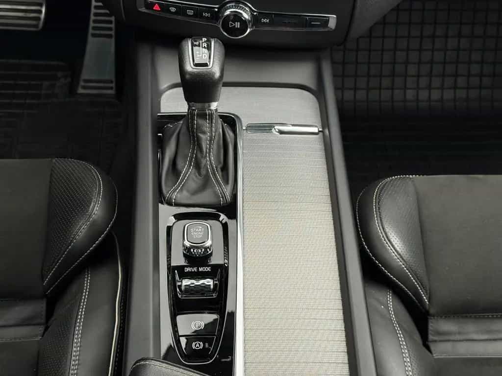 Volvo XC60 T5 R Design/LED/KAM/H&K/VIRTUAL/21Zoll/ 07/2018-photo-22