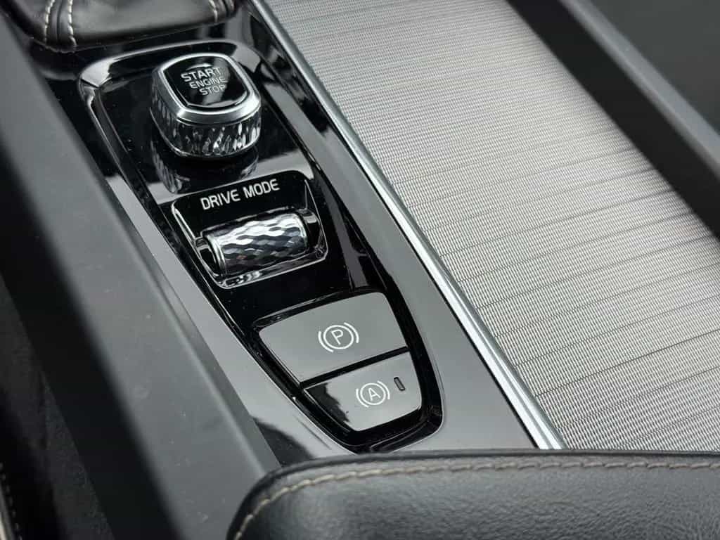 Volvo XC60 T5 R Design/LED/KAM/H&K/VIRTUAL/21Zoll/ 07/2018-photo-24
