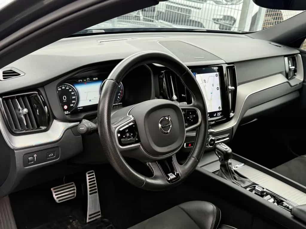 Volvo XC60 T5 R Design/LED/KAM/H&K/VIRTUAL/21Zoll/ 07/2018-photo-27