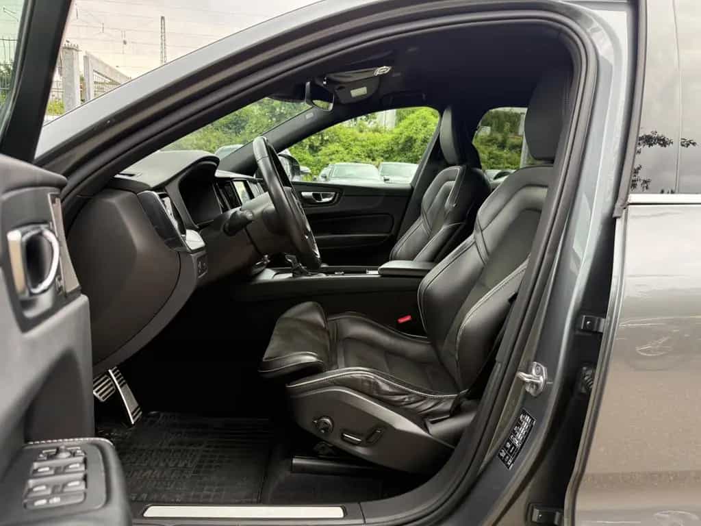 Volvo XC60 T5 R Design/LED/KAM/H&K/VIRTUAL/21Zoll/ 07/2018-photo-29