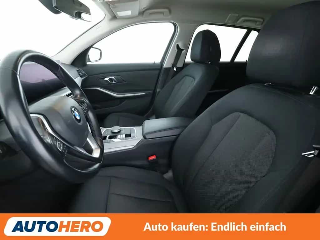 BMW 318 3er 318d Aut.*NAVI*HEAD-UP*LED*TEMPO*PDC* 09/2022-photo-9