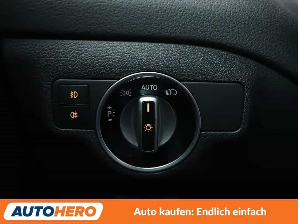 Mercedes-Benz GLA 200 GLA-Klasse GLA 200 Urban Aut.*NAV*LED*TEMPO*CAM* 03/2017-photo-26