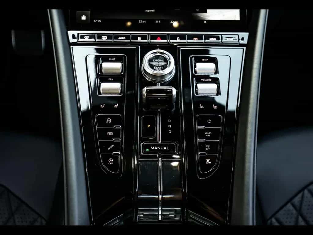 Aston Martin DB12 COUPE 4.0 V8°ALUMINITE SILVER°21'' 06/2024-photo-28