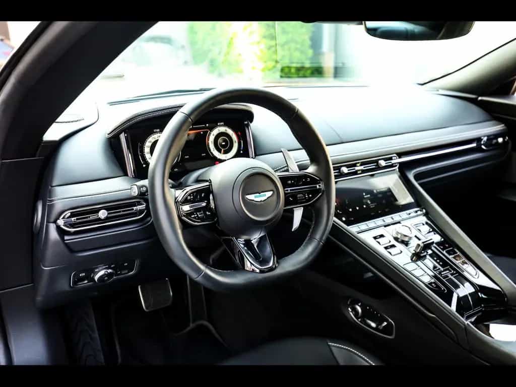 Aston Martin DB12 COUPE 4.0 V8°ALUMINITE SILVER°21'' 06/2024-photo-9