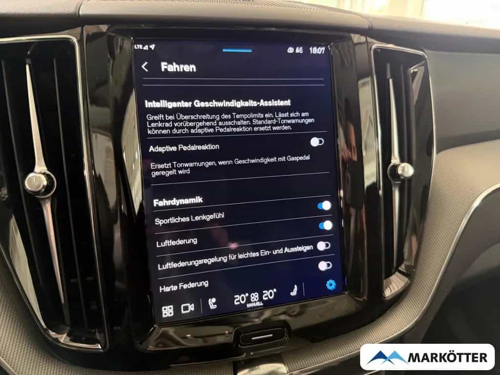 Volvo XC60 B5 AWD Plus Dark ACC/BLIS/FOUR-C/360°/H&K 05/2025-photo-16