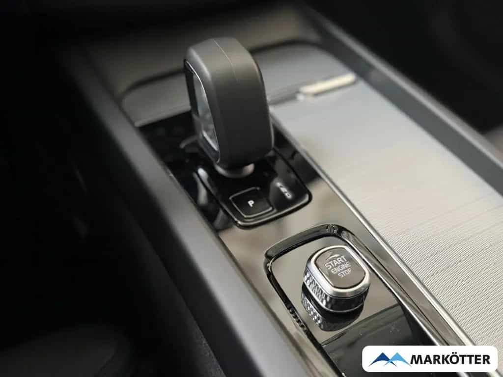 Volvo XC60 B5 AWD Plus Dark ACC/BLIS/FOUR-C/360°/H&K 05/2025-photo-43