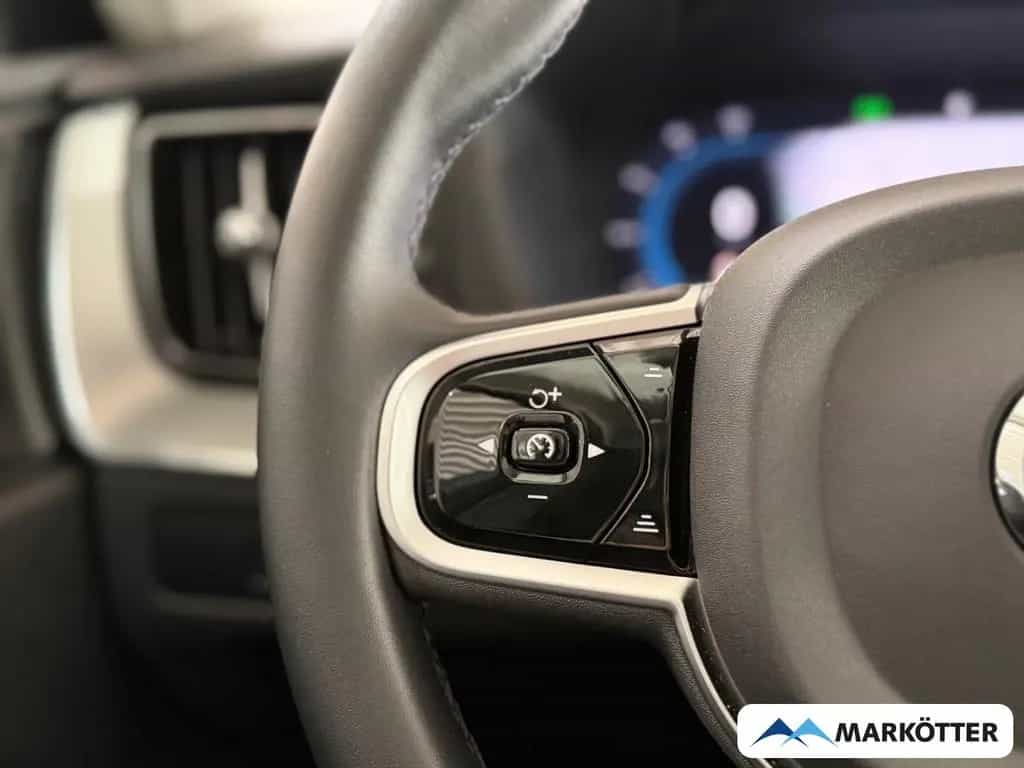 Volvo XC60 B5 AWD Plus Dark ACC/BLIS/FOUR-C/360°/H&K 05/2025-photo-44