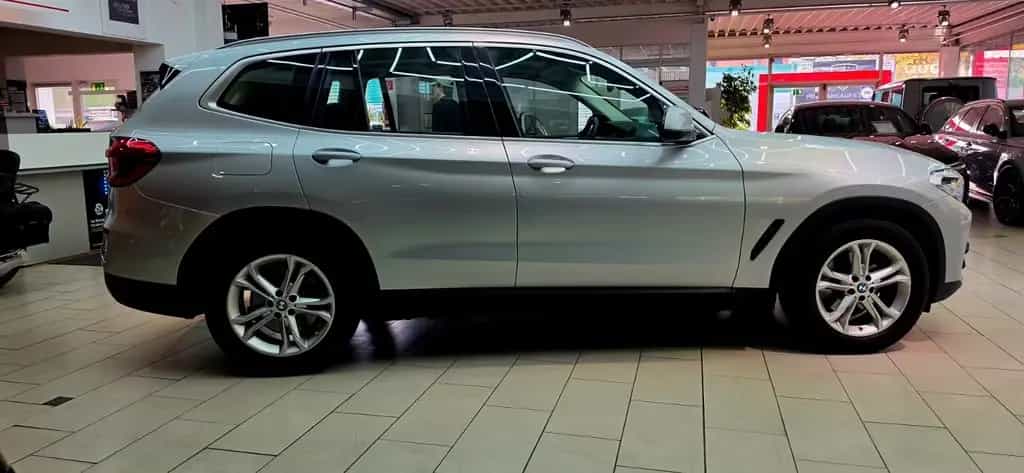 BMW X3 xDrive 20 d Advantage 03/2020-photo-2