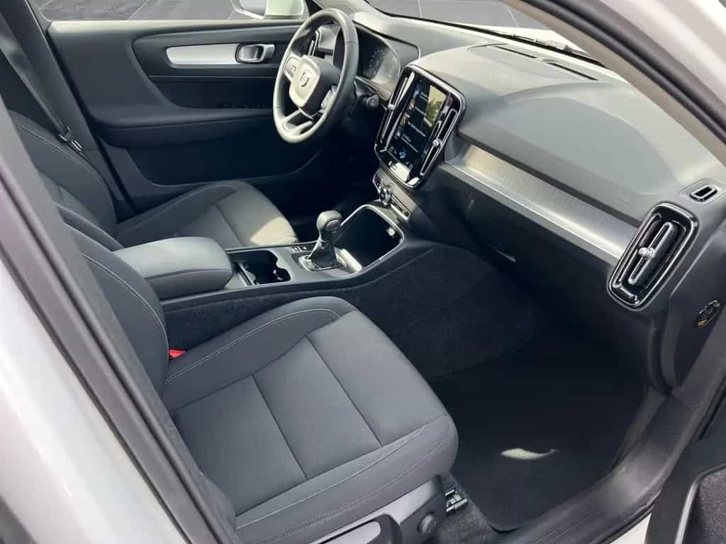 Volvo XC40 T2 Momentum Pro 2WD/Keyless/ Klima/SitzHZ 04/2022-photo-10