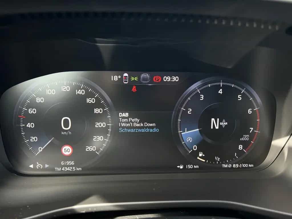 Volvo XC40 T2 Momentum Pro 2WD/Keyless/ Klima/SitzHZ 04/2022-photo-16