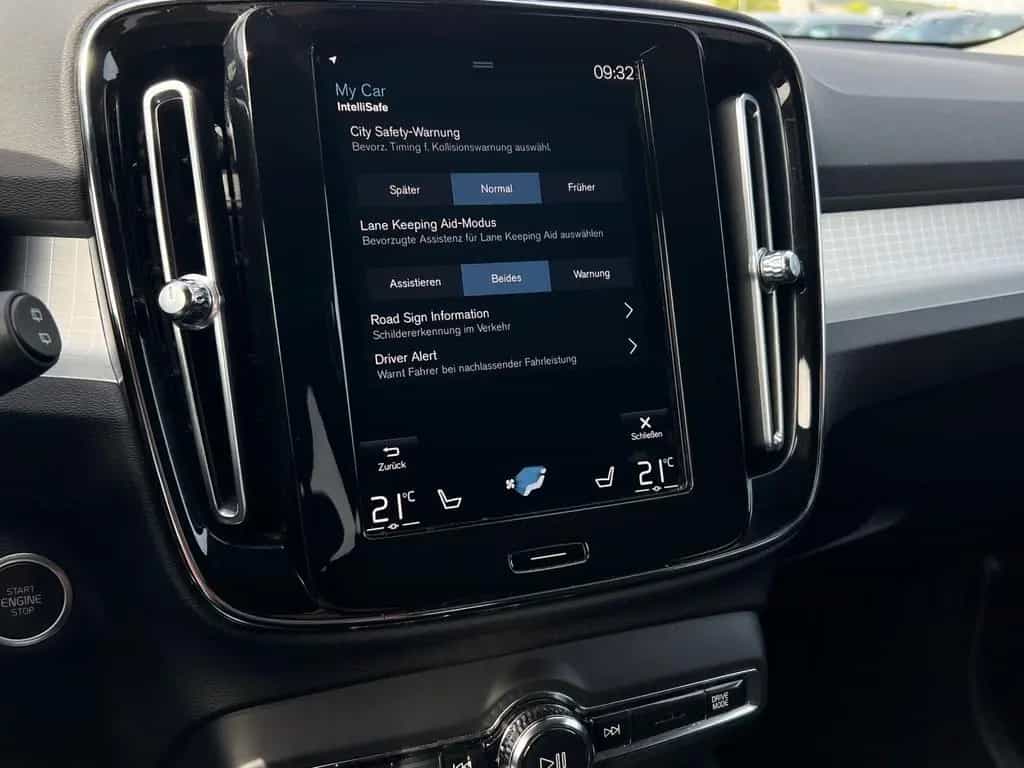 Volvo XC40 T2 Momentum Pro 2WD/Keyless/ Klima/SitzHZ 04/2022-photo-24