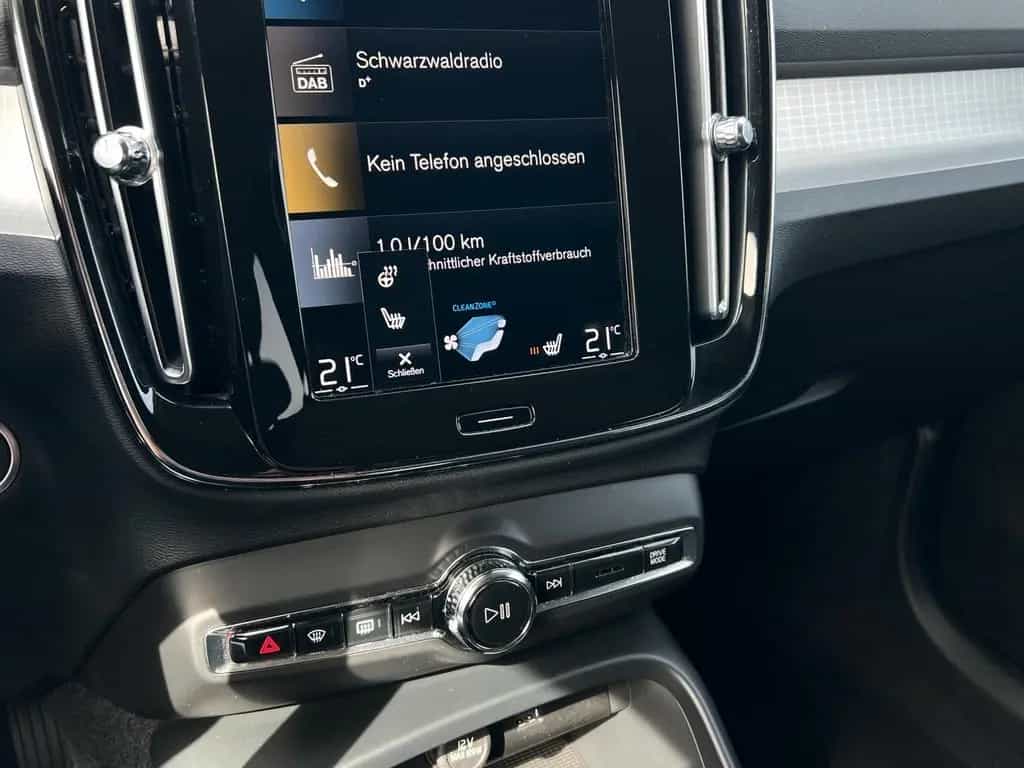 Volvo XC40 T2 Momentum Pro 2WD/Keyless/ Klima/SitzHZ 04/2022-photo-25