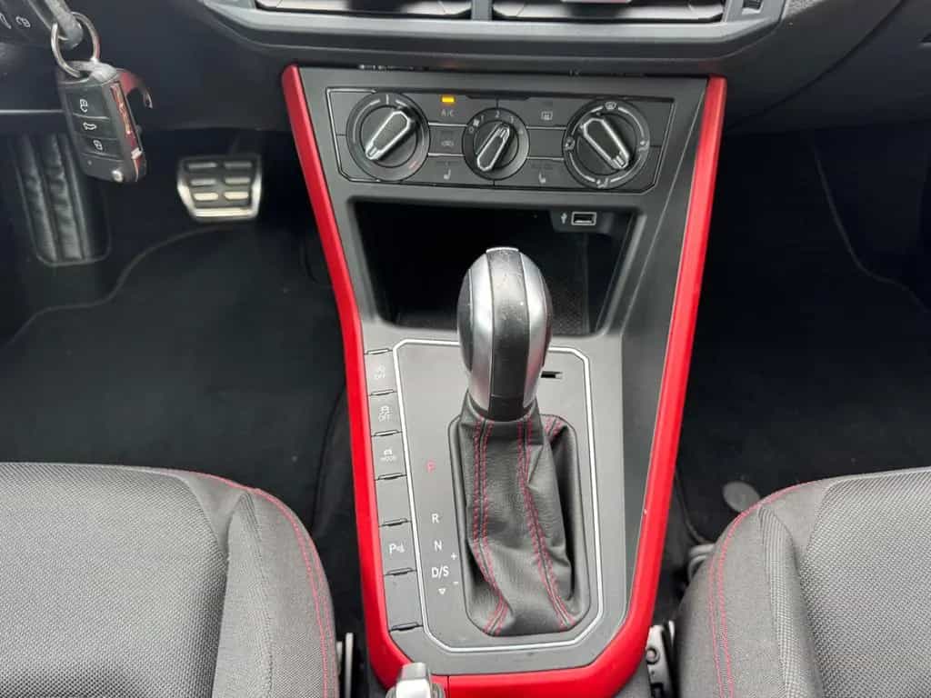 Volkswagen Polo VI GTI Motor 2,0 Ltr. 147 Kw Aut Navi PDC 03/2020-photo-22