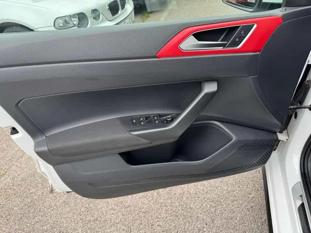 Volkswagen Polo VI GTI Motor 2,0 Ltr. 147 Kw Aut Navi PDC 03/2020-photo-29