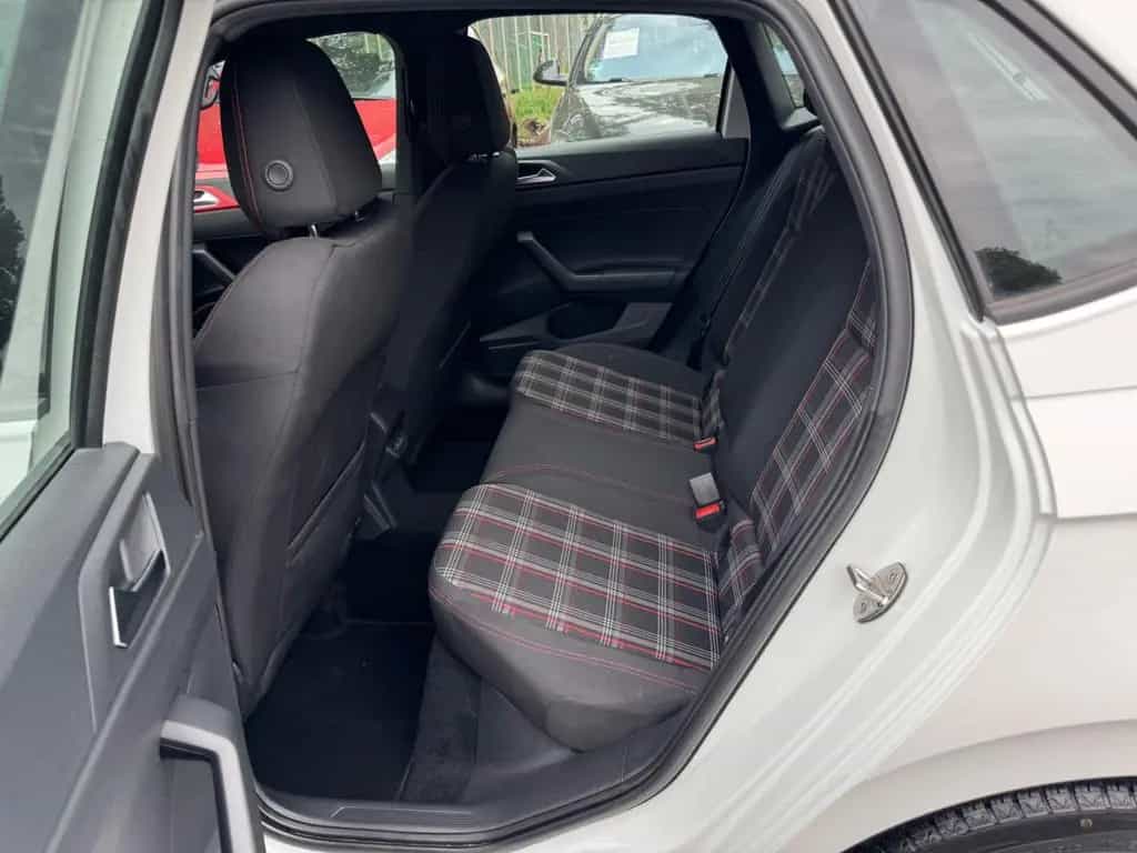 Volkswagen Polo VI GTI Motor 2,0 Ltr. 147 Kw Aut Navi PDC 03/2020-photo-33