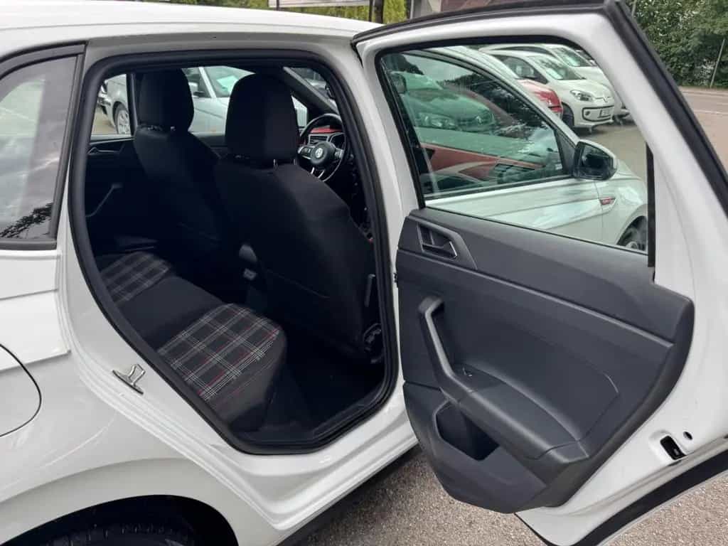 Volkswagen Polo VI GTI Motor 2,0 Ltr. 147 Kw Aut Navi PDC 03/2020-photo-36