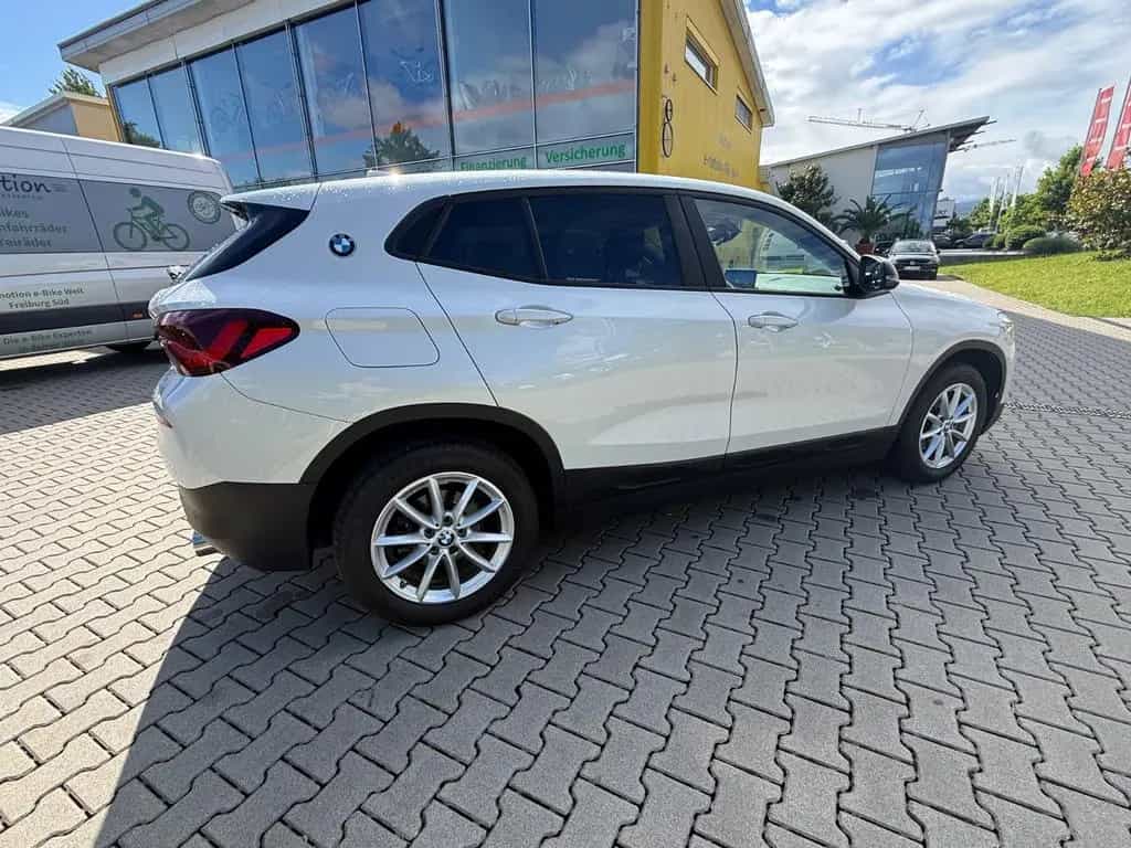 BMW X2 sDrive 18 d Edition Gold Play 03/2023-photo-18