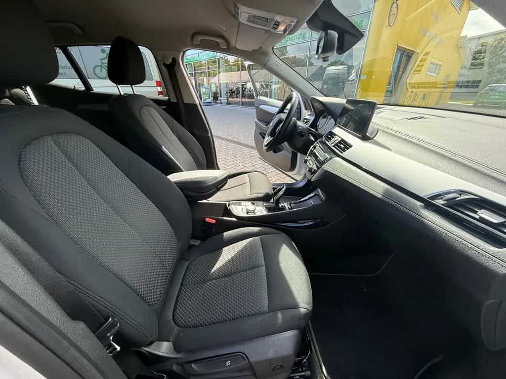 BMW X2 sDrive 18 d Edition Gold Play 03/2023-photo-21