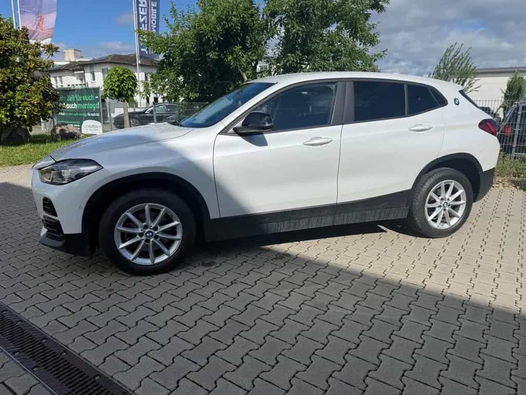 BMW X2 sDrive 18 d Edition Gold Play 03/2023-photo-7