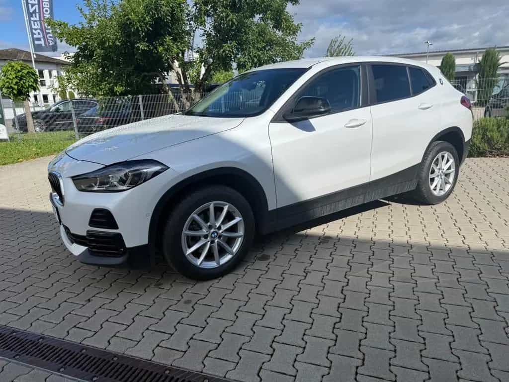 BMW X2 sDrive 18 d Edition Gold Play 03/2023-photo-9