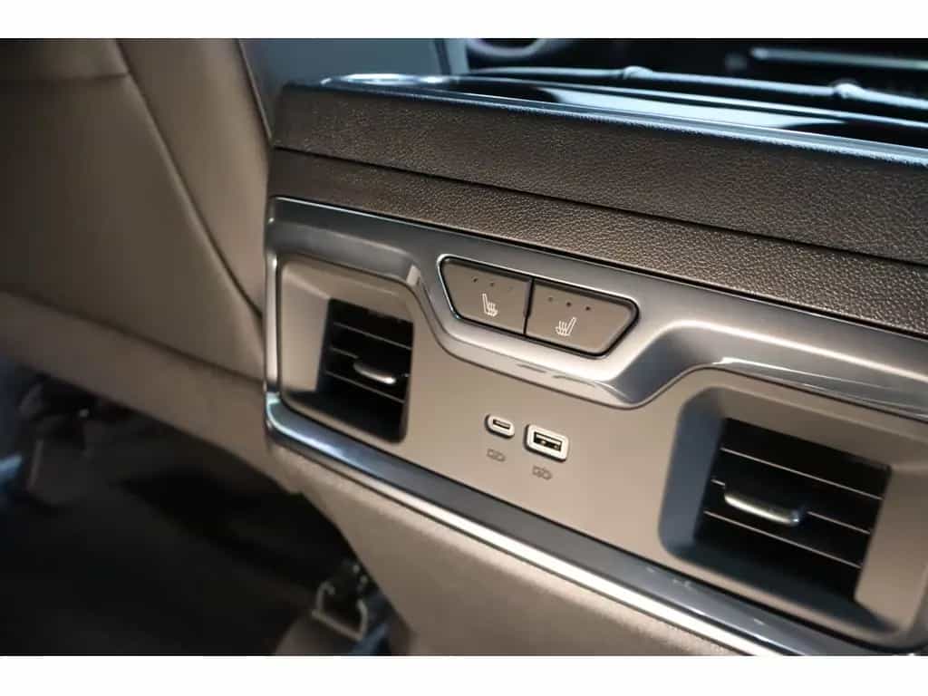 GMC Sierra DENALI 4X4 6.2 V8 2025 null-photo-39