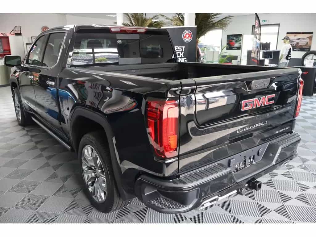GMC Sierra DENALI 4X4 6.2 V8 2025 null-photo-4