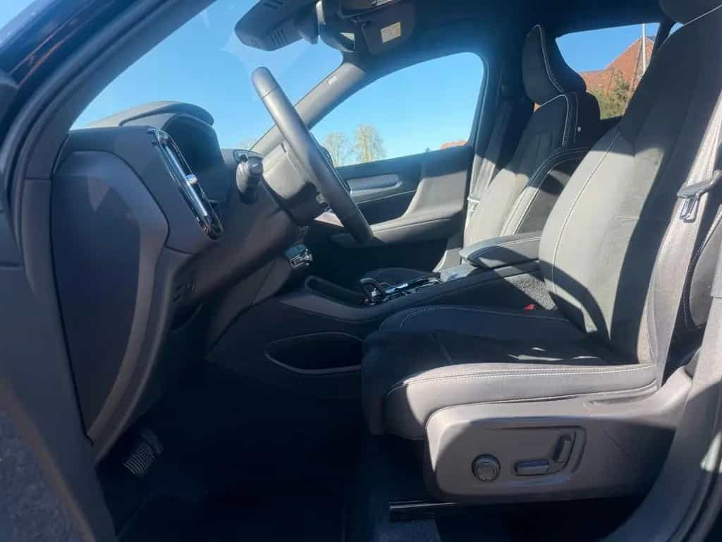 Volvo XC40 B4 Plus Dark AUTOMATIK*LEDER* 12/2022-photo-10