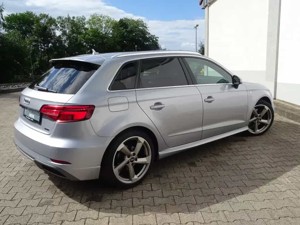 Audi A3 Sportback quattro sport Sline 07/2017-photo-4
