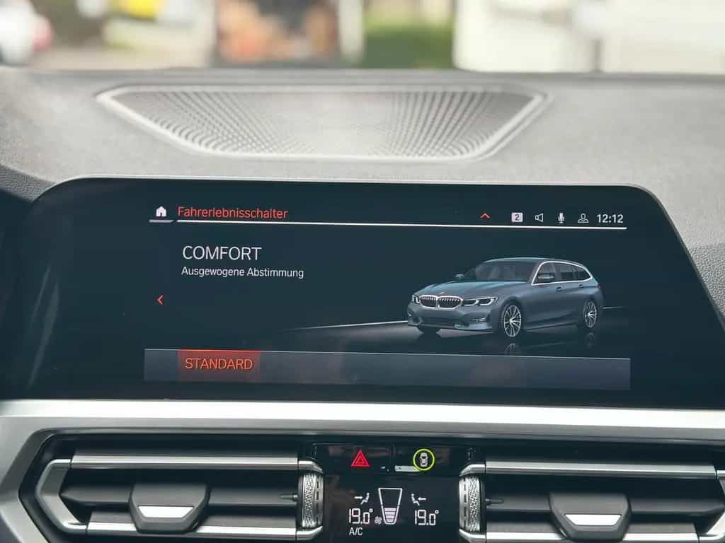 BMW 320 dT Sport LC.PRO ACC LED CARPLAY HiFi KAMERA 11/2020-photo-27
