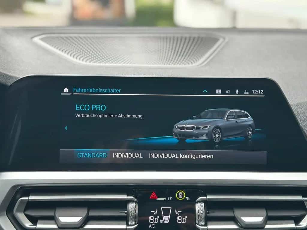 BMW 320 dT Sport LC.PRO ACC LED CARPLAY HiFi KAMERA 11/2020-photo-28