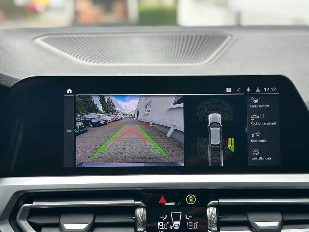 BMW 320 dT Sport LC.PRO ACC LED CARPLAY HiFi KAMERA 11/2020-photo-32