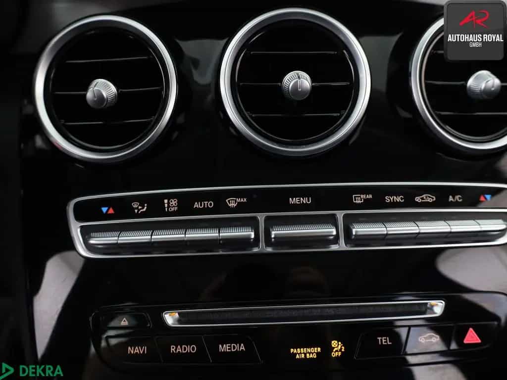 Mercedes-Benz C 180 T AVANTGARDE PANORAMA,LEDILS,AHK,TOTWINKEL 03/2017-photo-18