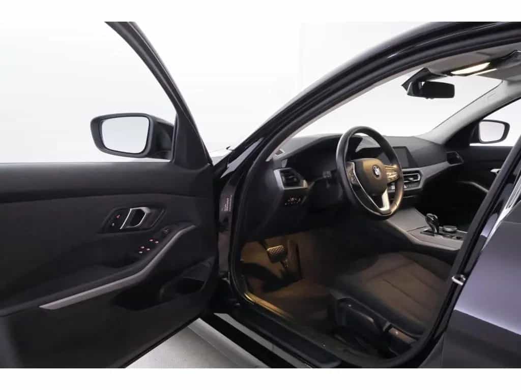 BMW 318 i Lim.Steptronic Advantage+LED+NAVI+VIRTUAL 06/2021-photo-15
