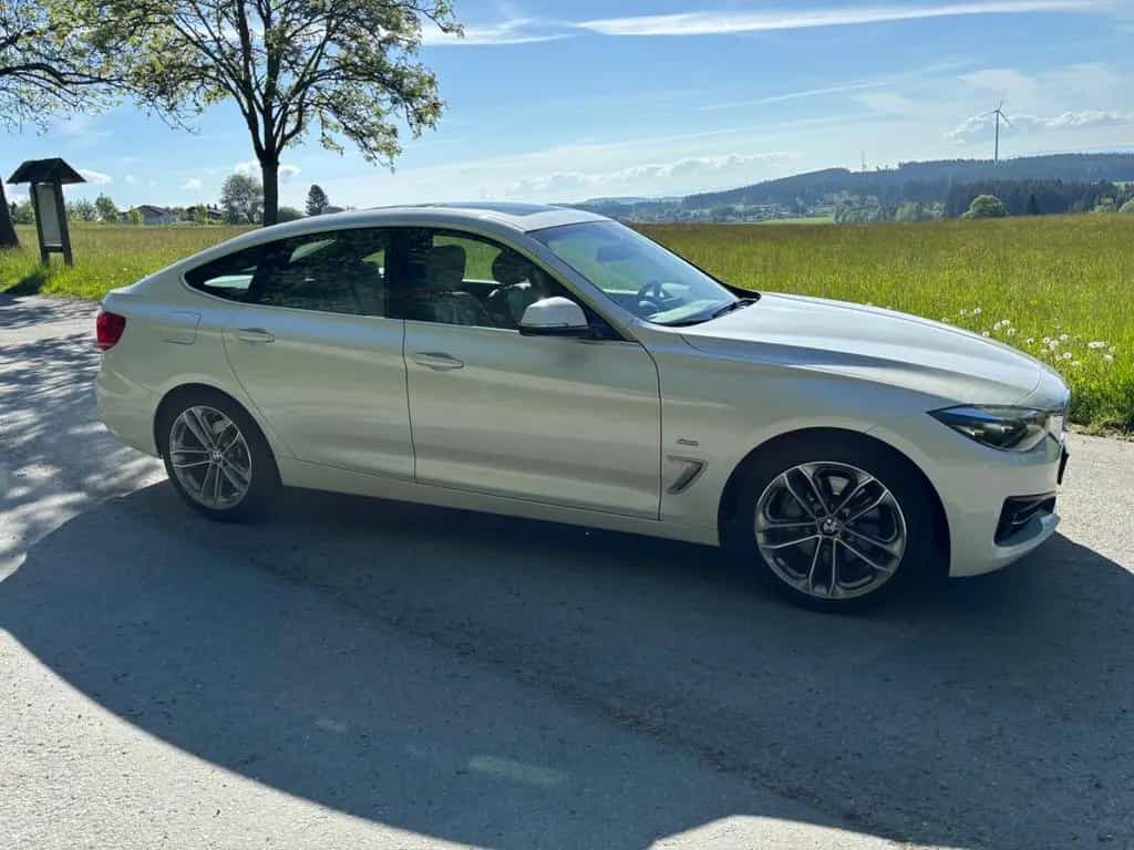 BMW 340 Gran Turismo 340i Gran Turismo GT  340i Sport Lin... 08/2016-photo-0