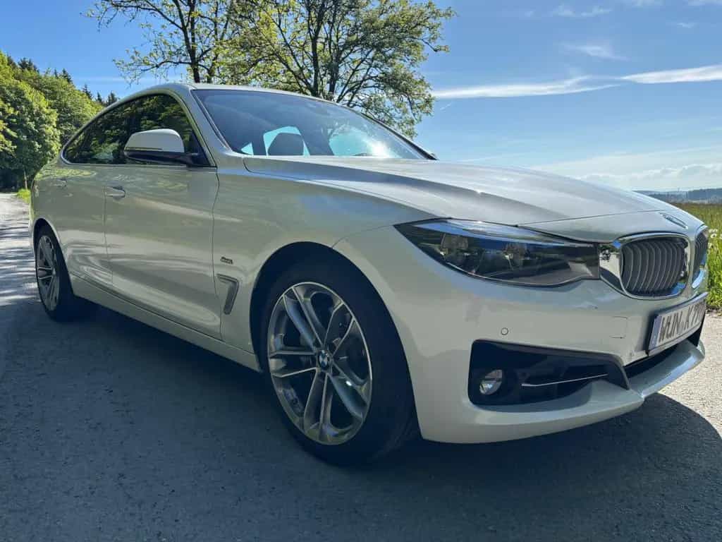 BMW 340 Gran Turismo 340i Gran Turismo GT  340i Sport Lin... 08/2016-photo-1