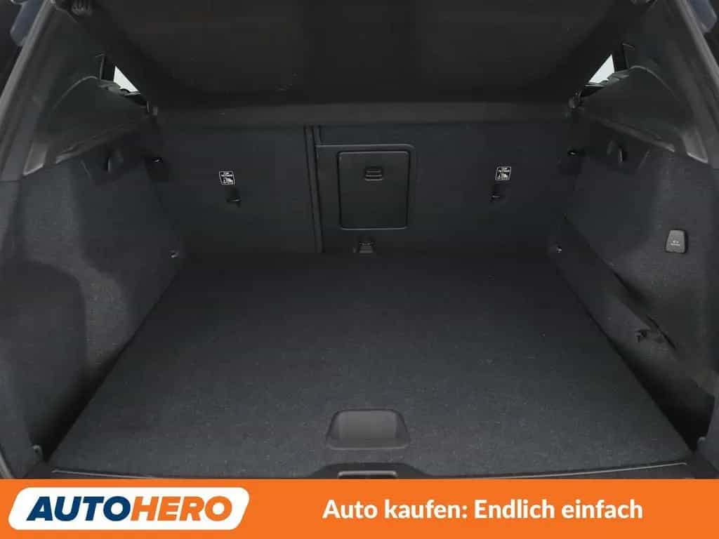 Volvo XC40 1.5 T3 Momentum Pro 2WD Aut.*NAVI*LED*ACC* 09/2019-photo-17