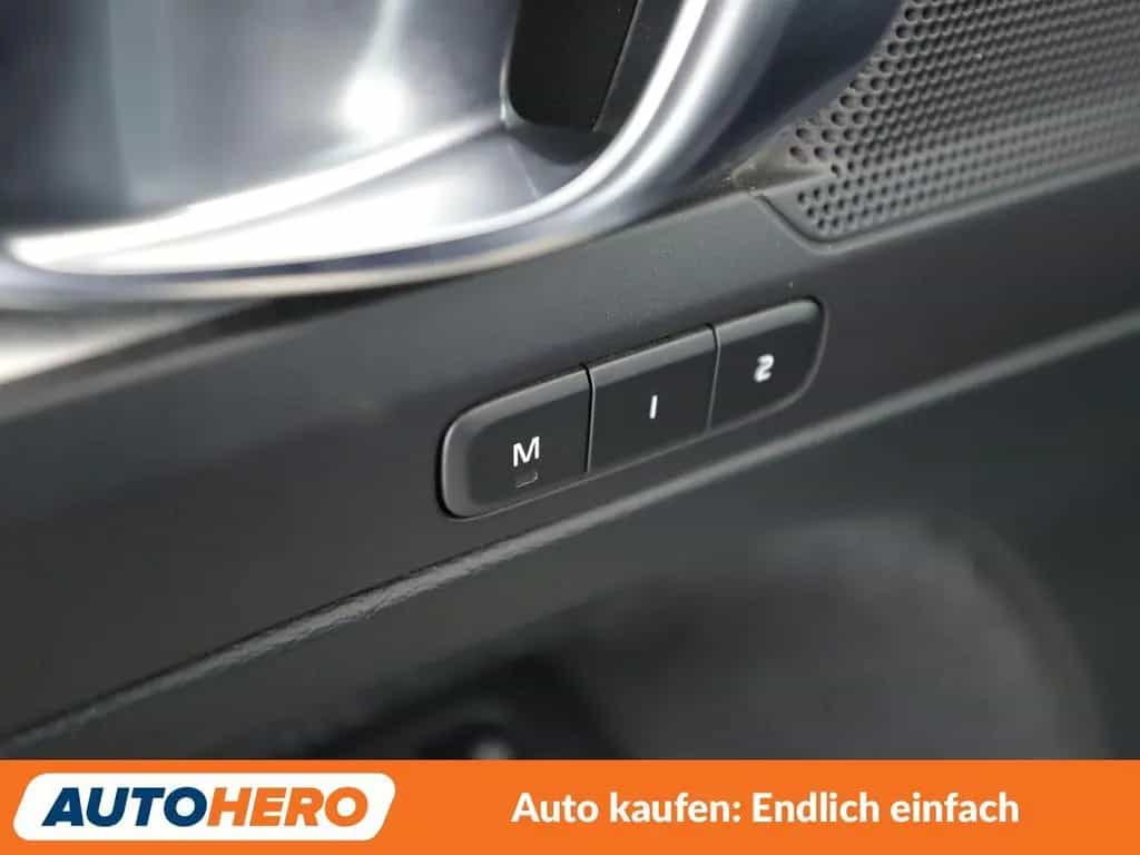 Volvo XC40 1.5 T3 Momentum Pro 2WD Aut.*NAVI*LED*ACC* 09/2019-photo-25